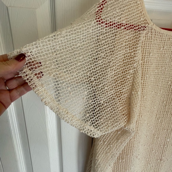 Lady’s top with lace hem - Picture 4 of 5